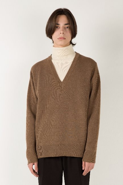 Camel V-neck oversize knit [HK56]